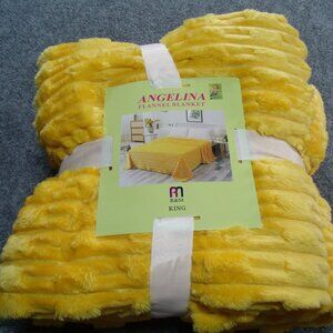 R & M  Angelina flannel blanket in KING size  Yellow